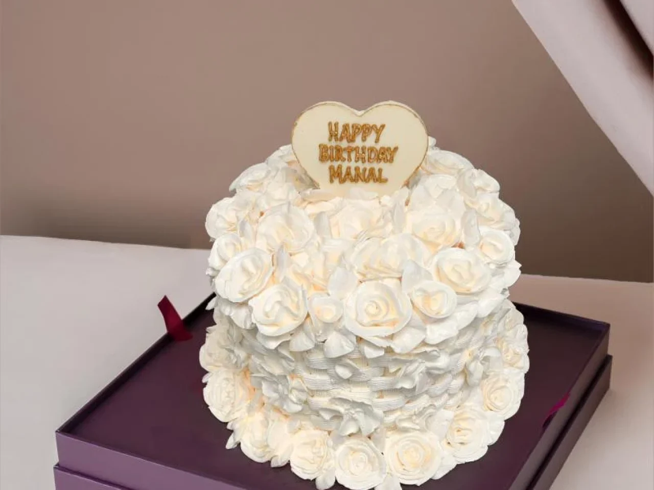 كيك فخم للمناسبات: دليل اختيار أفضل كيك يليق بلحظاتك المميزة